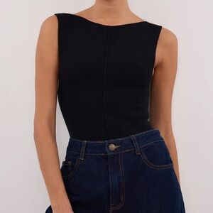 Dissh boat neck tank top